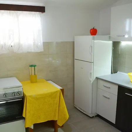 House Mare Постира