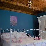House Mare בית נופש פוסטיר